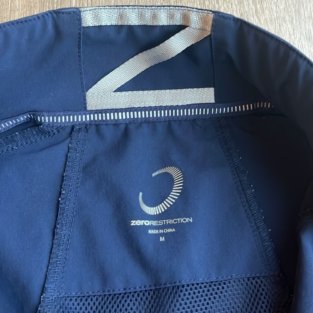 Like New Zero Restriction Full Zip Medium - image 3